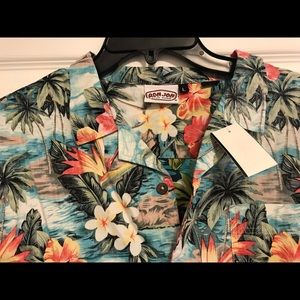 Never worn with tags men’s Hawaiian shirt